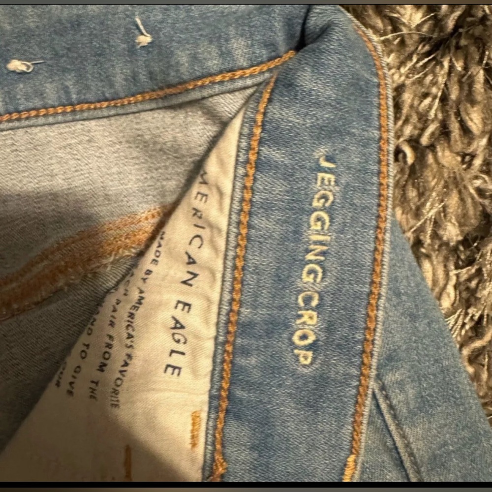 American Eagle Jegging Crop size 6 distressed light wash mid-high rise - Picture 5 of 6